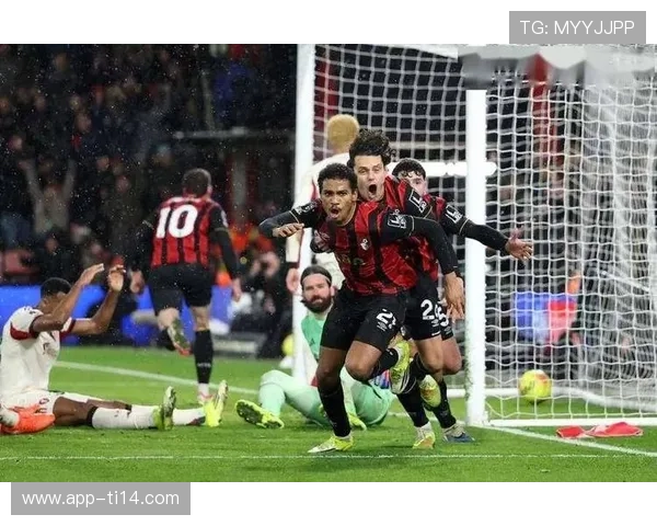 朗斯1-3不敌马赛，十连胜遭终结让出榜首